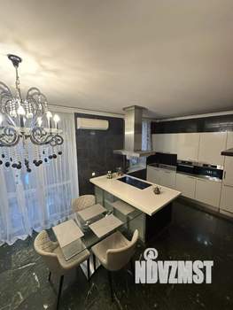 Коттедж 271м&sup2;, 3-этажный, участок 3 сот.  