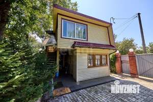 Дом 32м&sup2;, 2-этажный, участок 8 сот.  