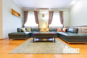 Коттедж 384м&sup2;, 2-этажный, участок 10 сот.  