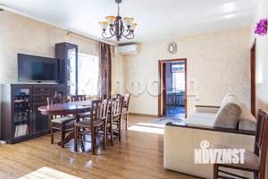 Коттедж 326м&sup2;, 2-этажный, участок 18 сот.  