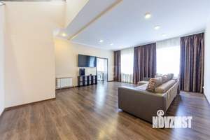 Дом 312м&sup2;, 3-этажный, участок 20 сот.  