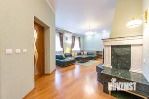 Коттедж 384м&sup2;, 2-этажный, участок 10 сот.  