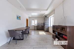 Дом 156м&sup2;, 3-этажный, участок 10 сот.  