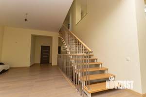 Дом 700м², 2-этажный, участок 25 сот.  