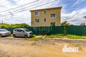 Дом 233м&sup2;, 3-этажный, участок 10 сот.  