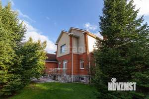 Дом 700м², 2-этажный, участок 25 сот.  