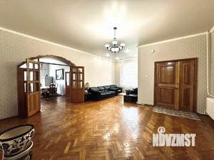 Коттедж 360м², 2-этажный, участок 20 сот.  