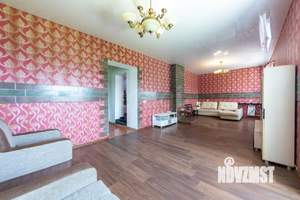 Дом 233м&sup2;, 3-этажный, участок 10 сот.  