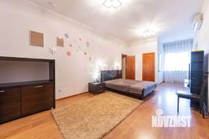 Дом 384м², 2-этажный, участок 10 сот.  