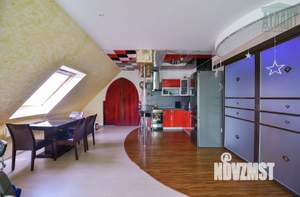 Дом 254м², 3-этажный, участок 8 сот.  