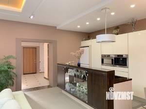 Коттедж 258м&sup2;, 2-этажный, участок 10 сот.  