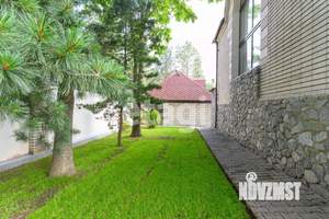 Дом 450м&sup2;, 3-этажный, участок 10 сот.  