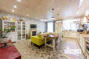 Таунхаус 200м&sup2;, 2-этажный, участок 1 сот.  