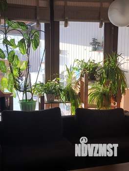 Коттедж 590м&sup2;, 2-этажный, участок 10 сот.  