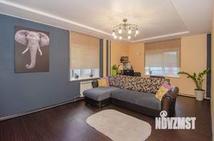 Коттедж 211м², 2-этажный, участок 10 сот.  