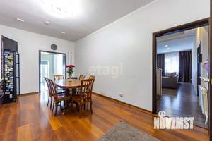 Дом 312м&sup2;, 3-этажный, участок 20 сот.  