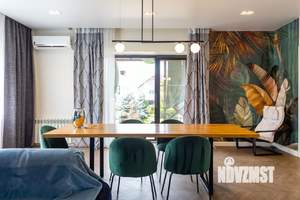 Дом 212м&sup2;, 2-этажный, участок 10 сот.  