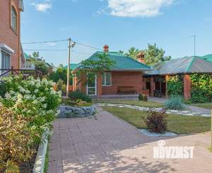 Коттедж 258м&sup2;, 2-этажный, участок 10 сот.  