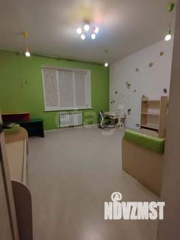 Дом 216м&sup2;, 3-этажный, участок 10 сот.  