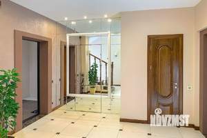 Коттедж 258м², 2-этажный, участок 10 сот.  