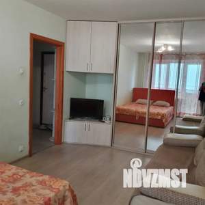 1-к квартира, посуточно, 38м2, 4/10 этаж