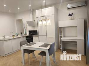 Студия квартира, посуточно, 35м2, 1/8 этаж