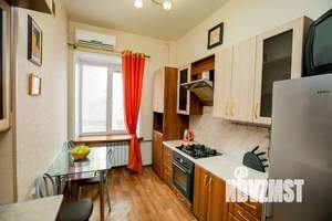 2-к квартира, посуточно, 60м2, 1/1 этаж