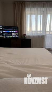 Студия квартира, посуточно, 40м2, 22/23 этаж