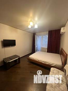 Студия квартира, посуточно, 35м2, 7/10 этаж