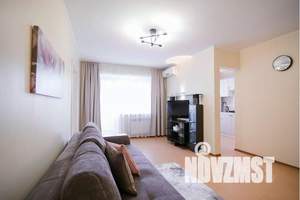 2-к квартира, посуточно, 45м2, 5/5 этаж