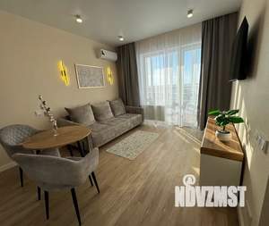 1-к квартира, посуточно, 40м2, 1/25 этаж