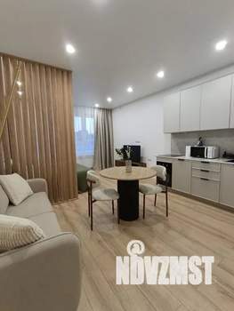 Студия квартира, посуточно, 35м2, 2/10 этаж