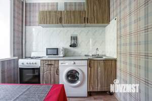 1-к квартира, посуточно, 32м2, 3/5 этаж