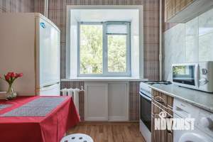 1-к квартира, посуточно, 32м2, 3/5 этаж