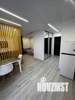 Студия квартира, посуточно, 35м2, 1/10 этаж