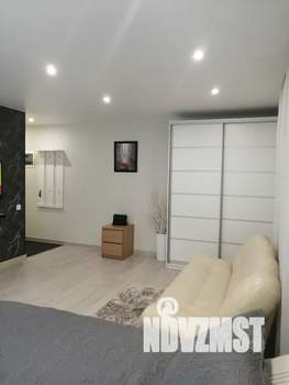 Студия квартира, посуточно, 35м2, 2/5 этаж