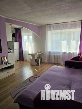 Студия квартира, посуточно, 35м2, 1/5 этаж