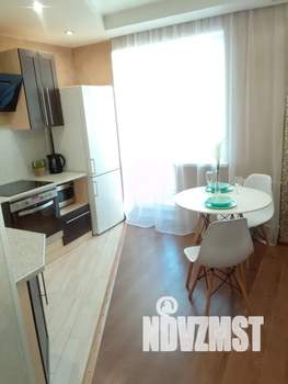 1-к квартира, посуточно, 40м2, 17/22 этаж