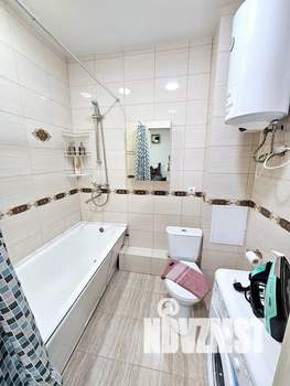 Студия квартира, посуточно, 38м2, 1/25 этаж