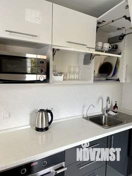 Студия квартира, посуточно, 32м2, 1/5 этаж