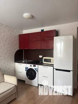 Студия квартира, посуточно, 30м2, 1/10 этаж