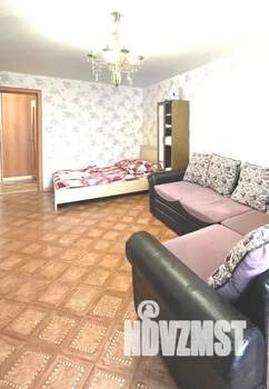 1-к квартира, посуточно, 35м2, 4/10 этаж