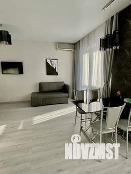 Студия квартира, посуточно, 40м2, 9/25 этаж