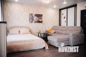 Студия квартира, посуточно, 35м2, 20/25 этаж