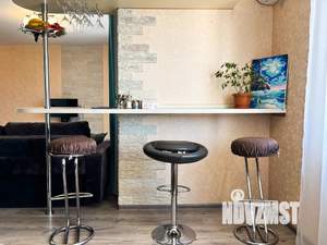 Студия квартира, посуточно, 40м2, 11/17 этаж