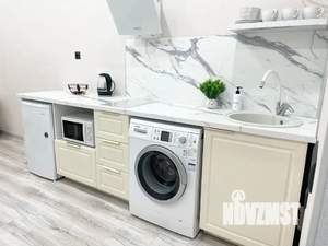 1-к квартира, посуточно, 40м2, 7/16 этаж