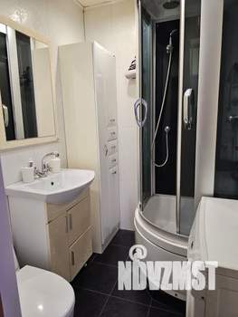 Студия квартира, посуточно, 35м2, 1/5 этаж