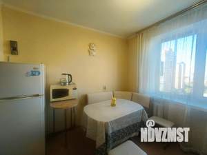 1-к квартира, посуточно, 38м2, 7/10 этаж