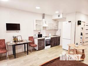 Студия квартира, посуточно, 38м2, 1/25 этаж