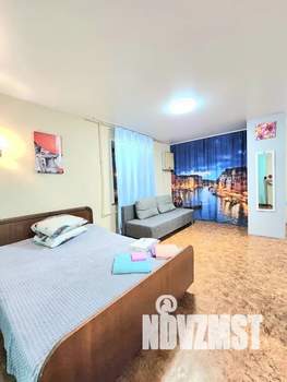 Студия квартира, посуточно, 33м2, 2/5 этаж